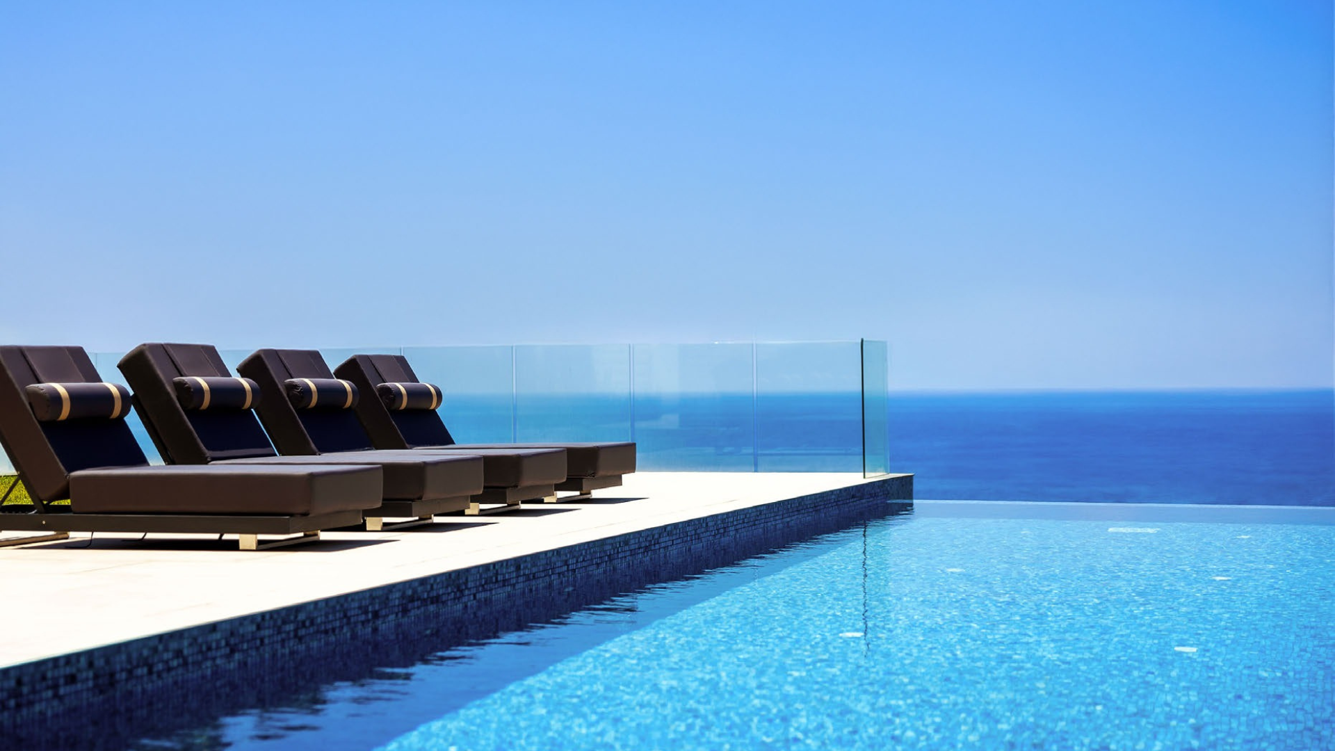 Premium nights at Sea Caves – the highest standard of accommodation in Paphos
