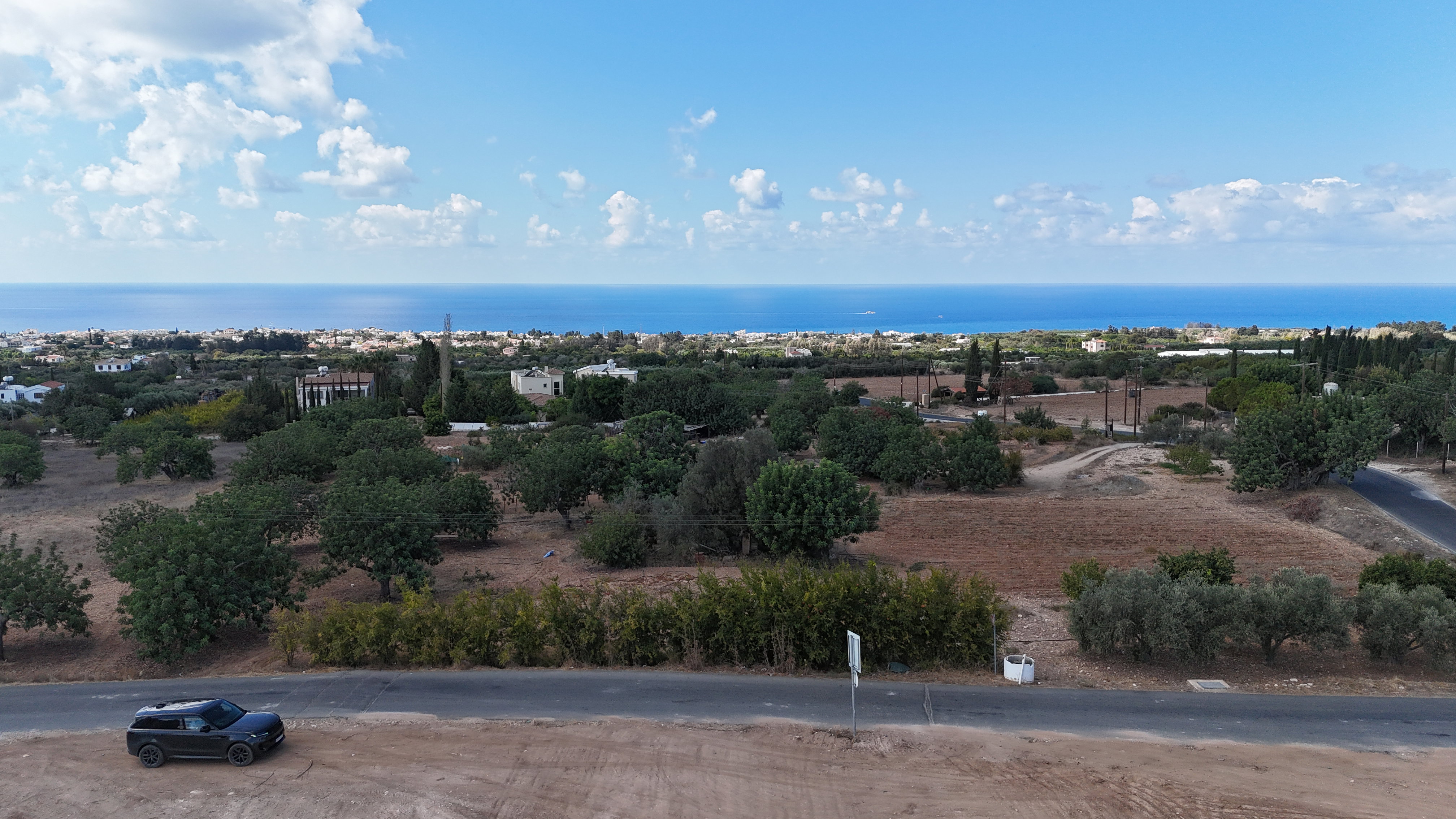 Quality of life and tranquility in the sought-after Episkopi neighborhood