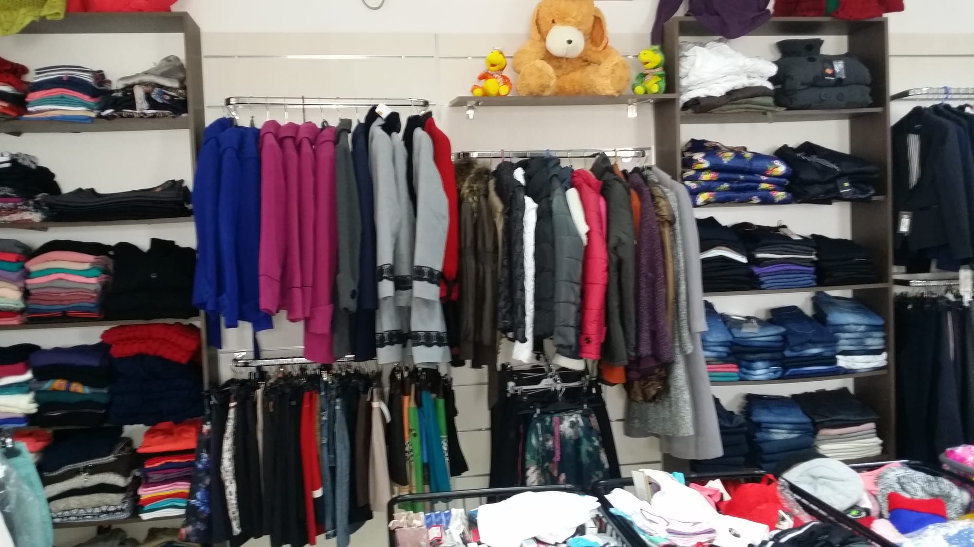 MAGAZIN IMBRACAMINTE ADULTI