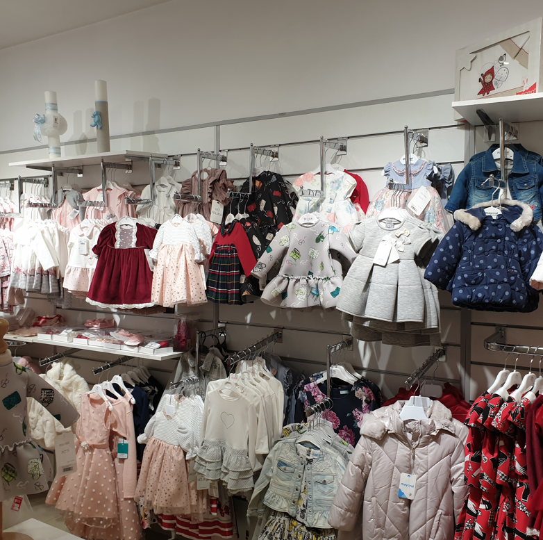 MAGAZIN DE IMBRACAMINTE ,INCALTAMINTE