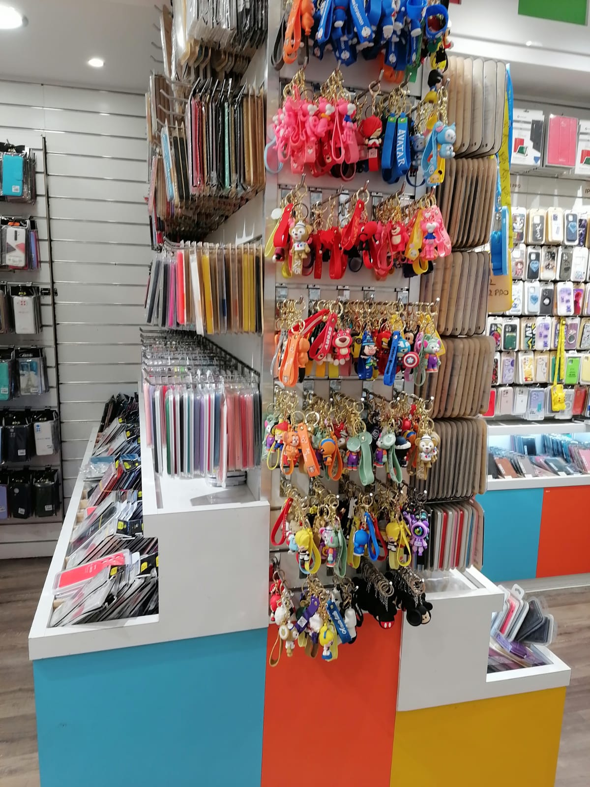 Magazin articole GSM ,  MOBILIER SLATWALL pentru MAGAZINE TELEFONIE , GSM