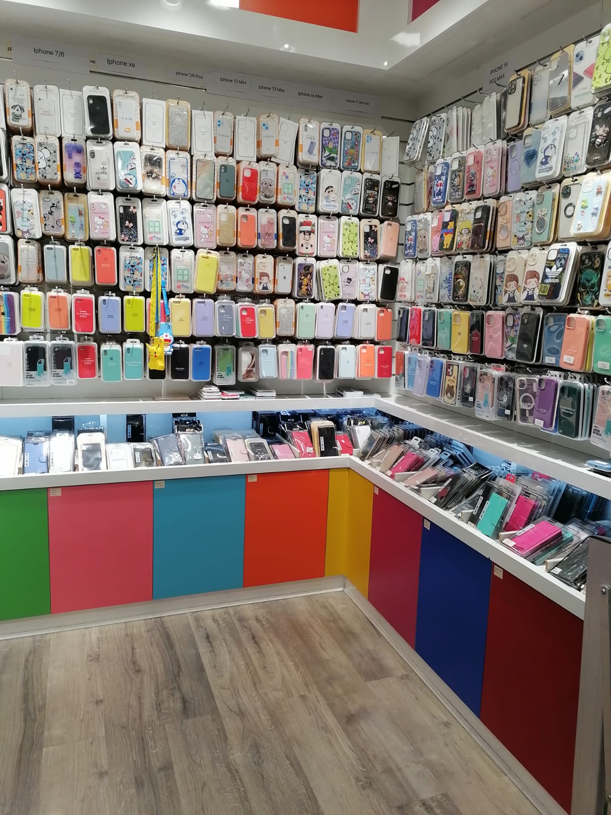 Magazin articole GSM ,  MOBILIER SLATWALL pentru MAGAZINE TELEFONIE , GSM