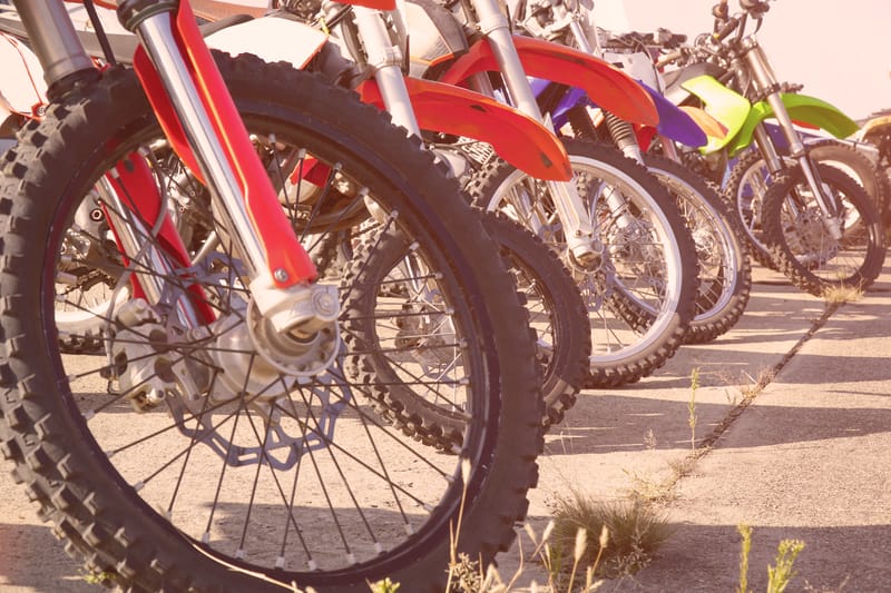 רכיבה בשטח – מדריך למתחילים ומקצוענים באופנועי שטח וטרקטורונים