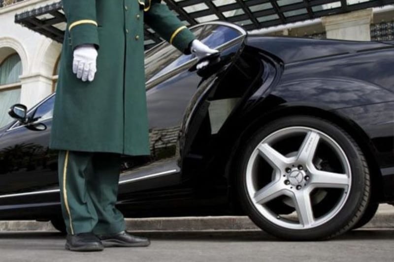 What Makes Executive Sedans the Perfect Option for Busy Schedules