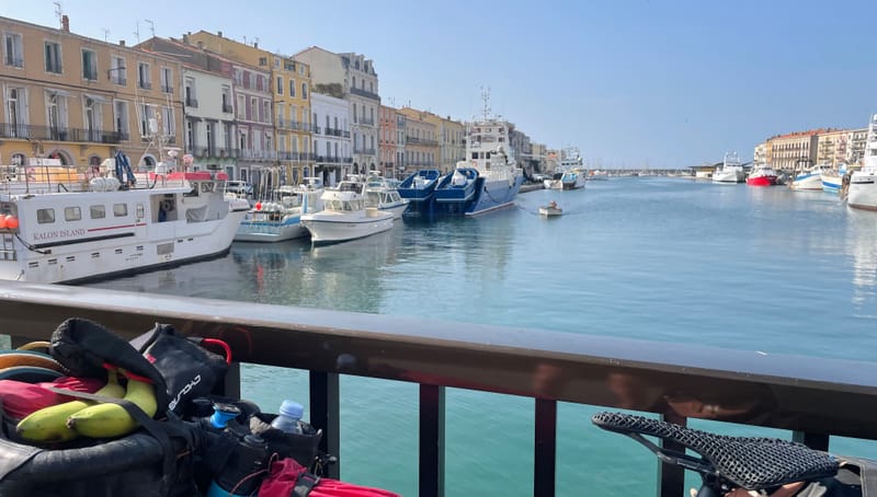 The tour 2025 / jour 27, 28, 29: Mareillan Plage⛱️👙😎/ Tarascon