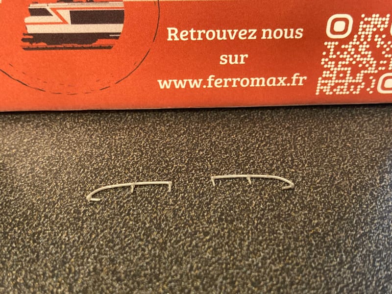 Jeu De Rambardes En Plastique HO (1/87) Pour Locomotive BB 66000 Jouef - Détail Maquette