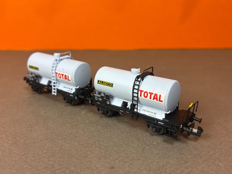Wagon citerne à 2 essieux, à guérite, citerne grise