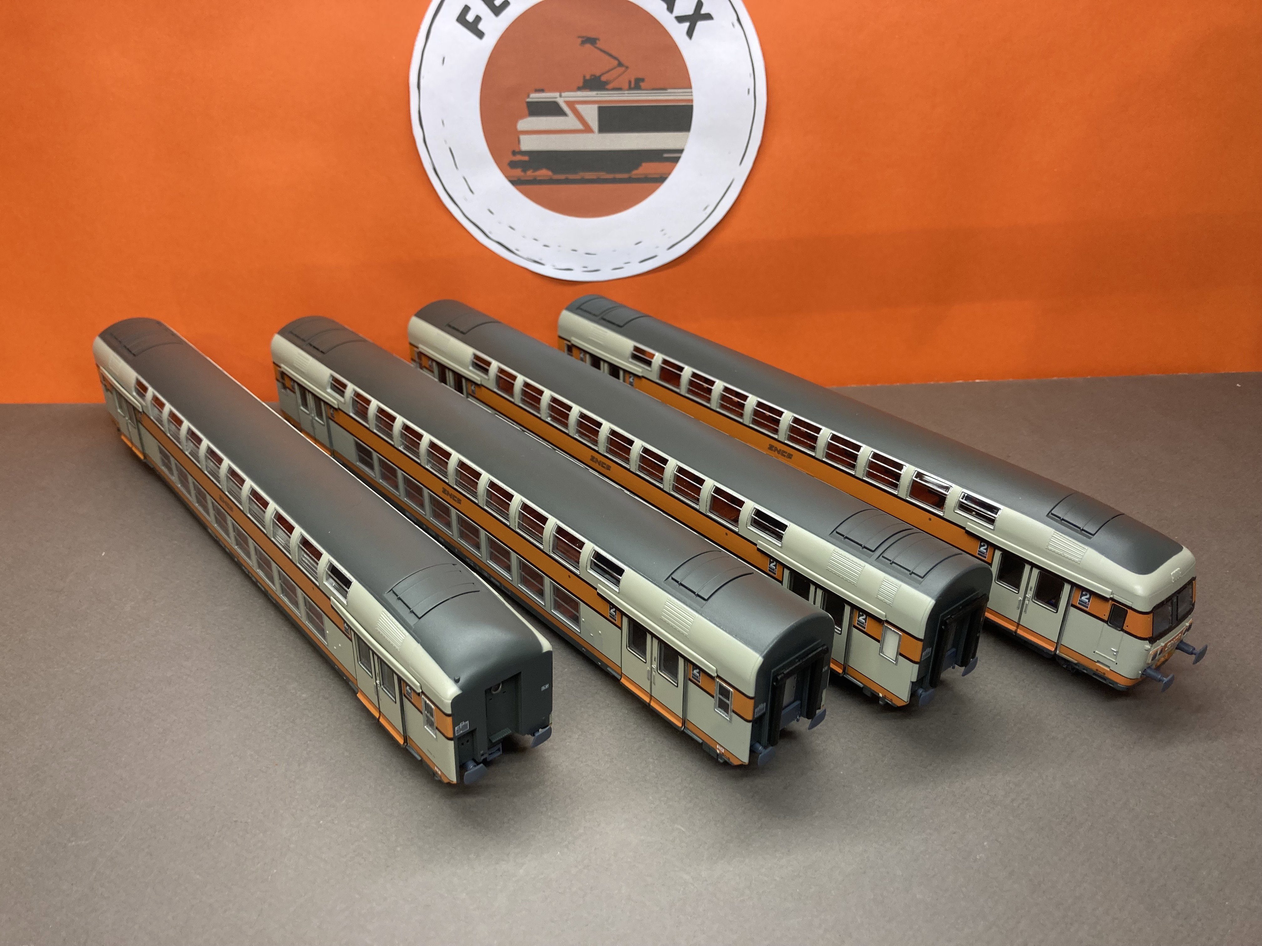 Set 3 Voitures Voyageurs ViTrains 1124L – VB2N SNCF – Livrée Fuscia Nord – HO