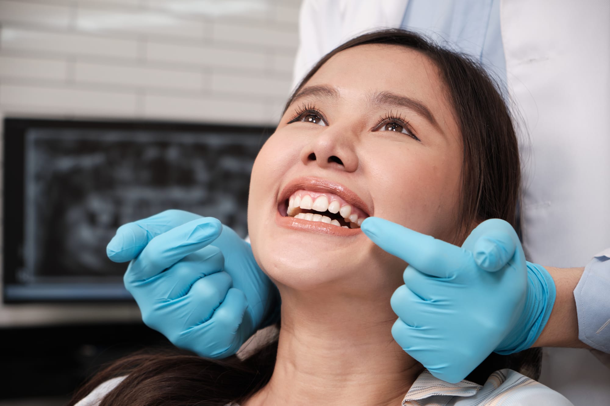 Dental Implants and Oral Surgery in Dubai: Step-by-Step Process