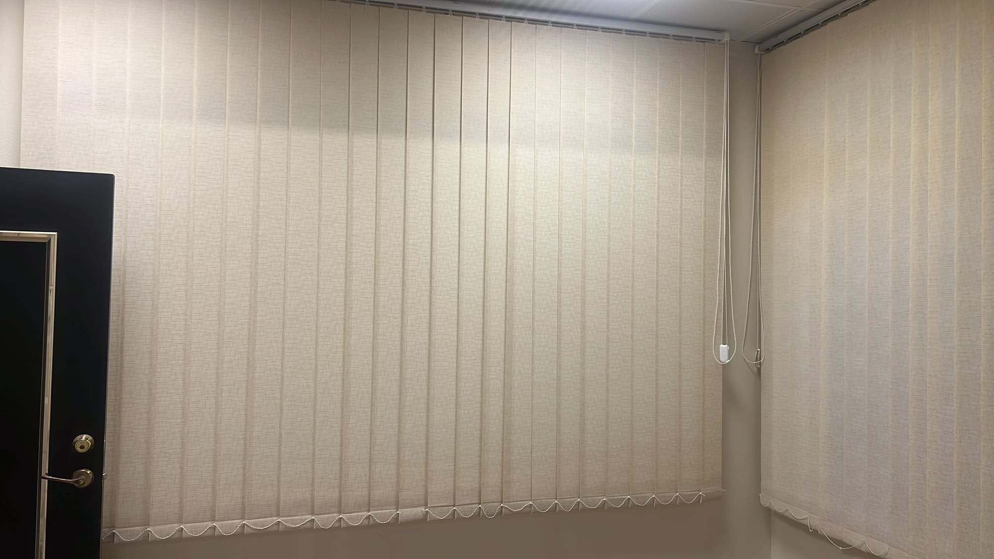 تفصيل ستائر مكتبية