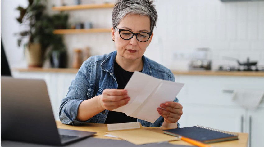 Lady reading letter of wishes