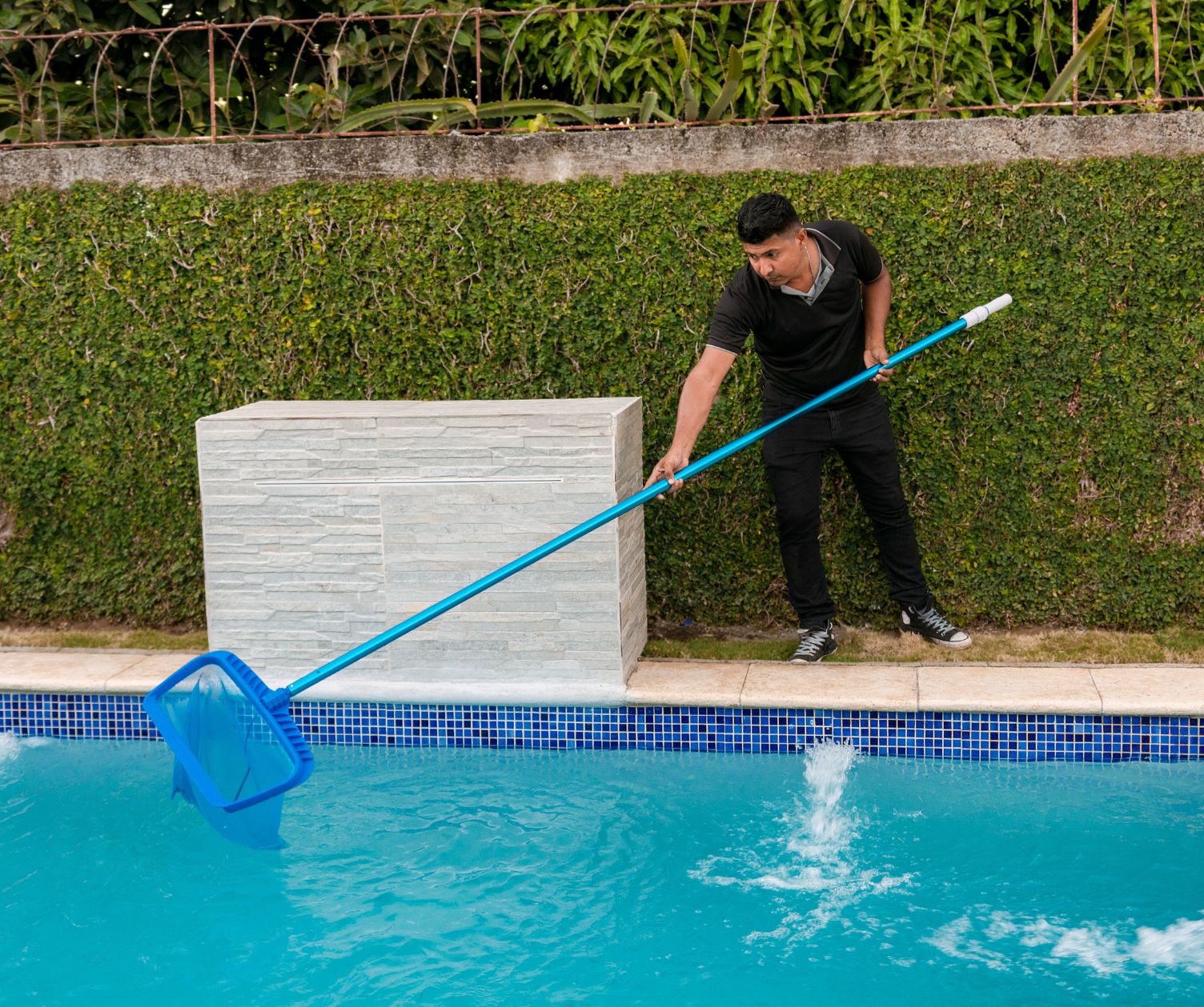 شركة تنظيف مسابح بالرياض