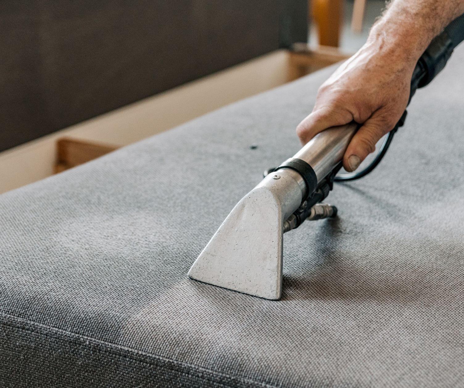 شركة تنظيف مجالس بالمزاحمية