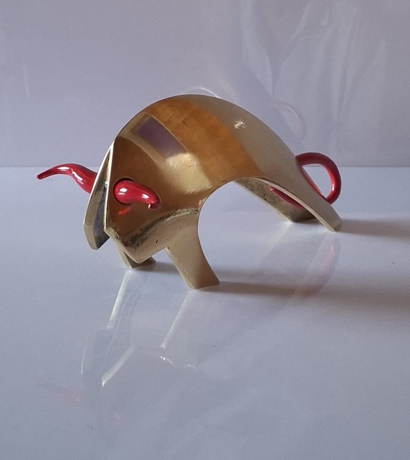 TAUREAU BRONZE CORNES ROUGE 2026