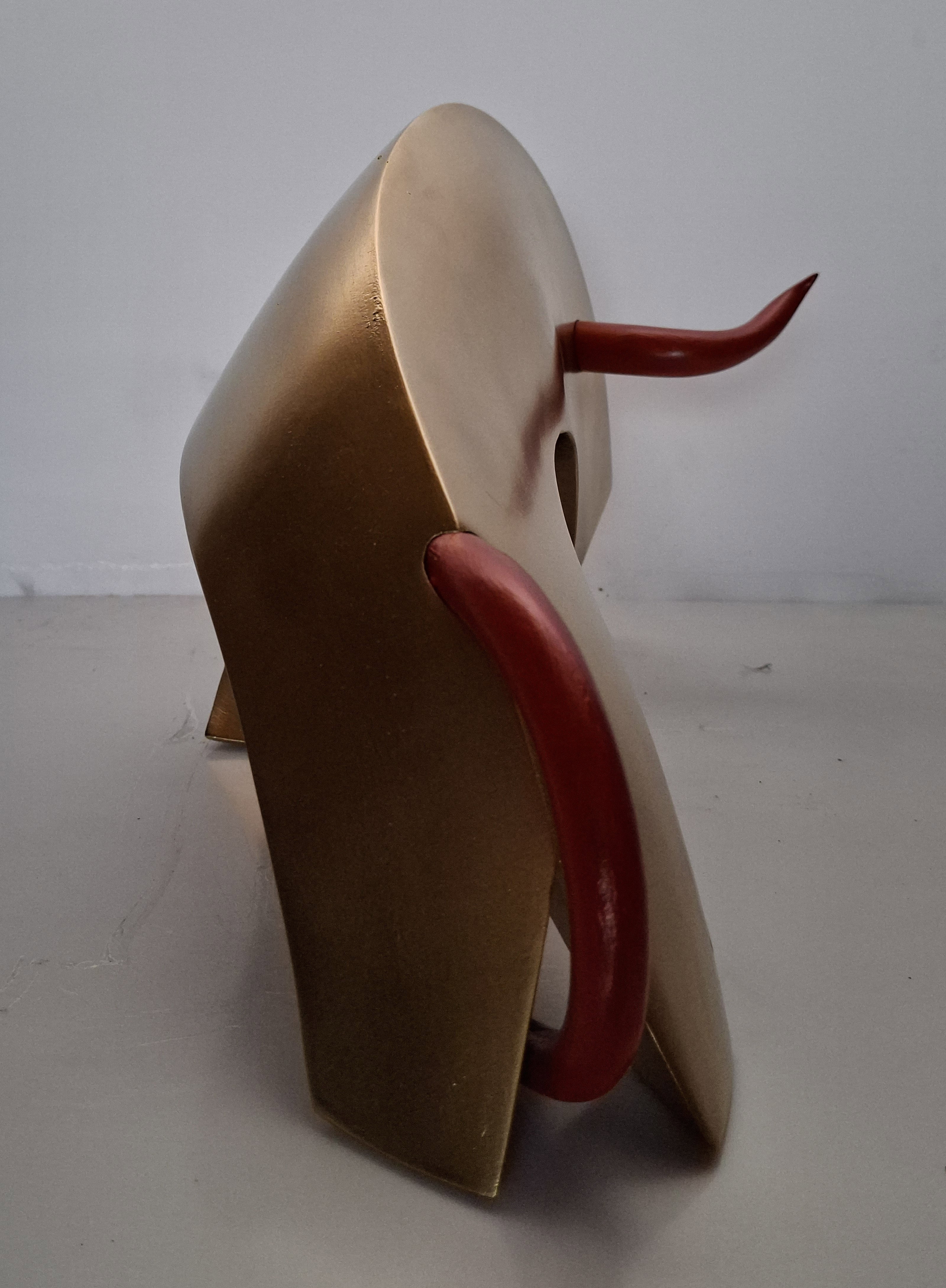 taureau 40cm courbe corne rouge 