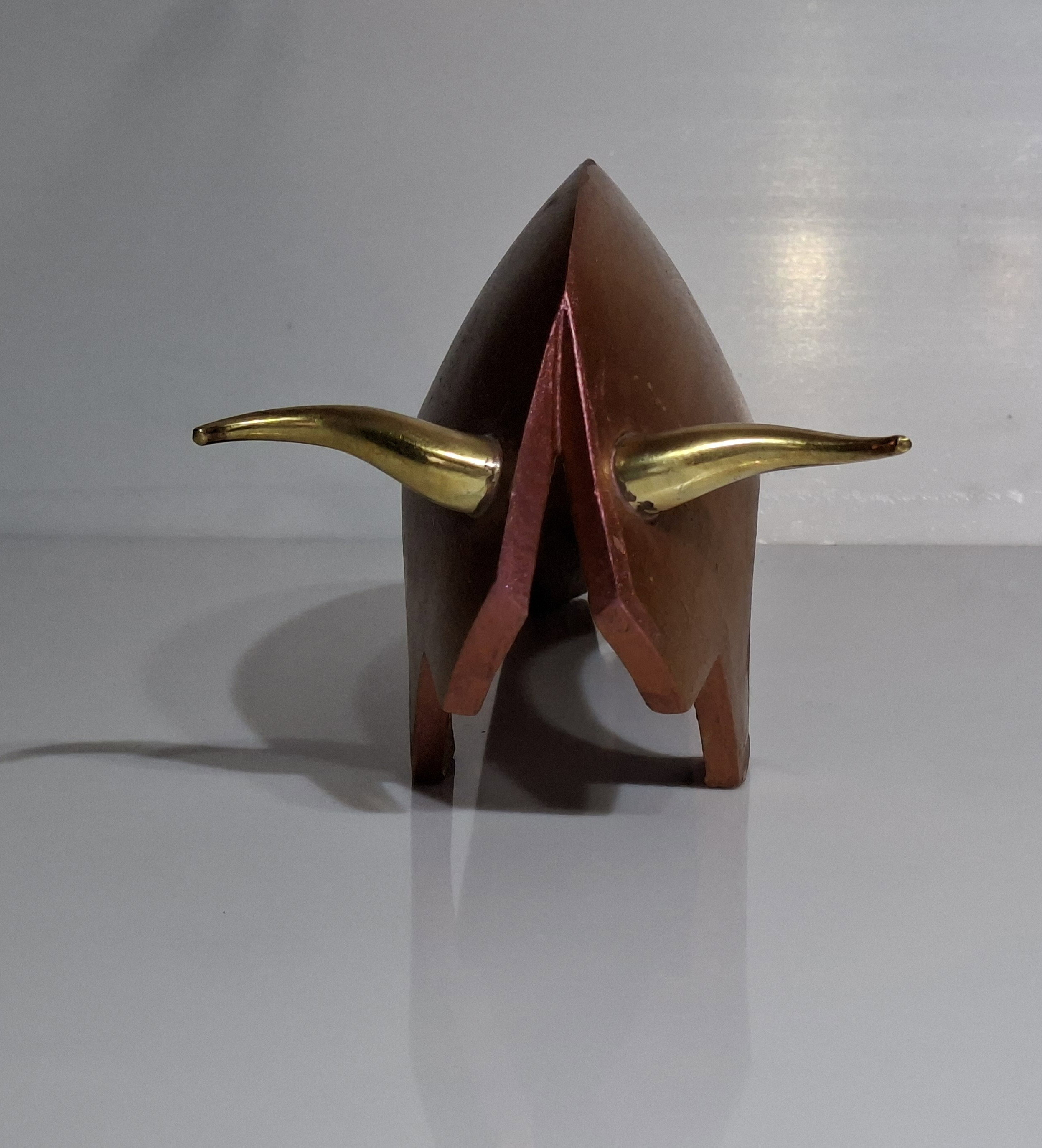 TAUREAU ALUMINIUM VERNIS MULTICOULEURS  CORNE BRONZE 