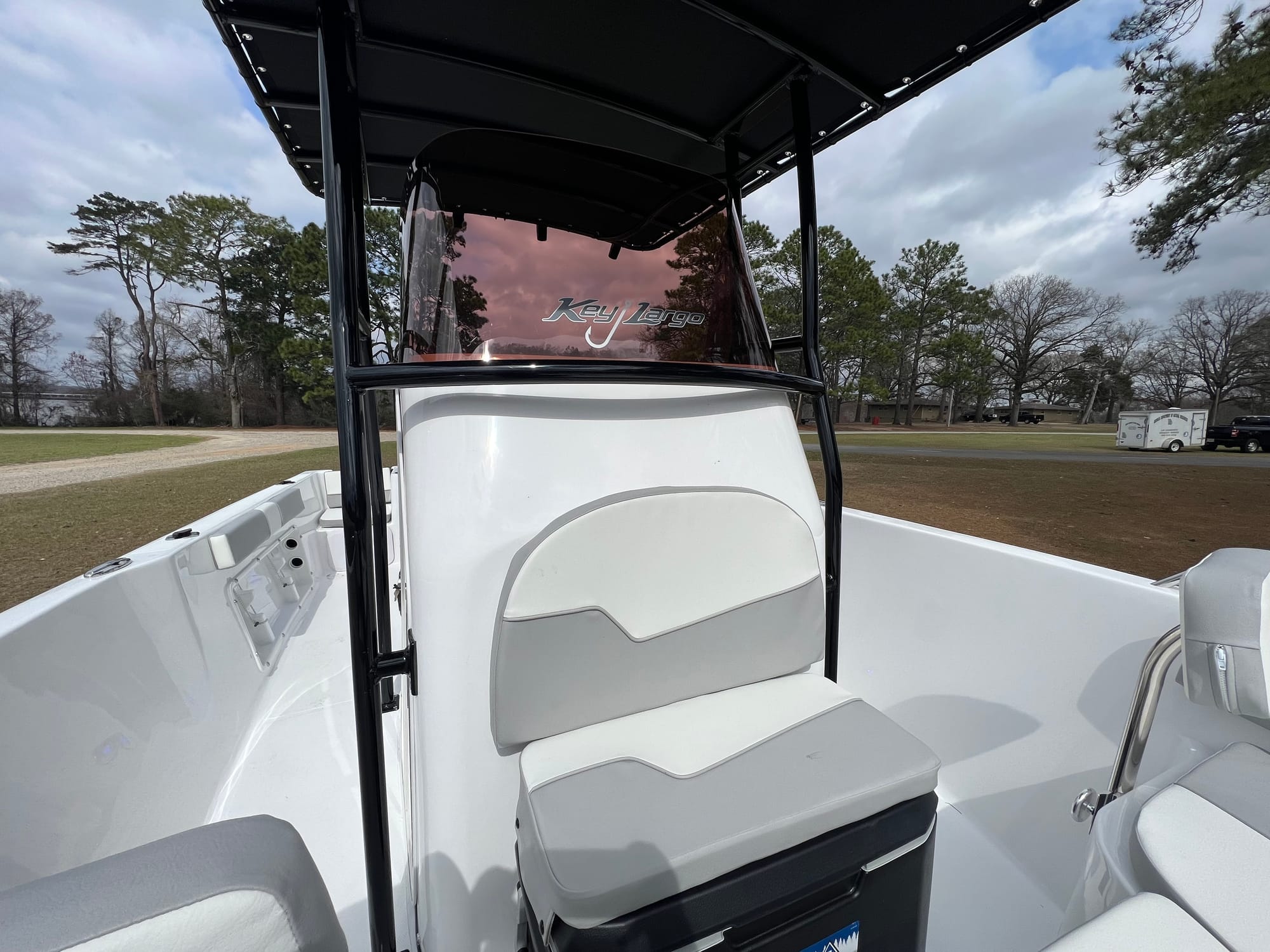 2100wi forward helm seat