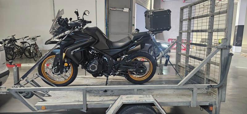 גרירת אופנועים בחולון 24/7 – שירות מקצועי, מהיר ואמין לכל סוגי האופנועים