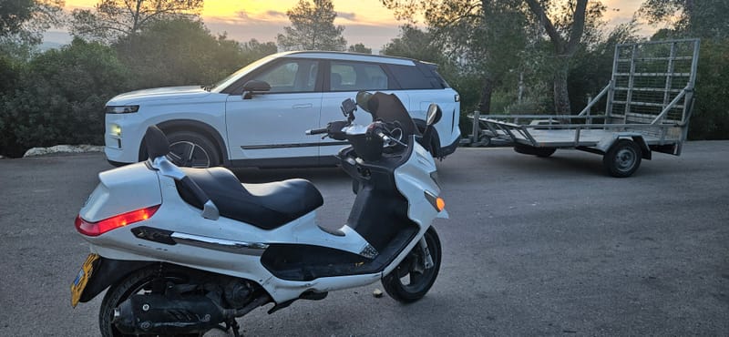 גרירת אופנועים שלא מניע – שירות חירום 24/7 בגוש דן