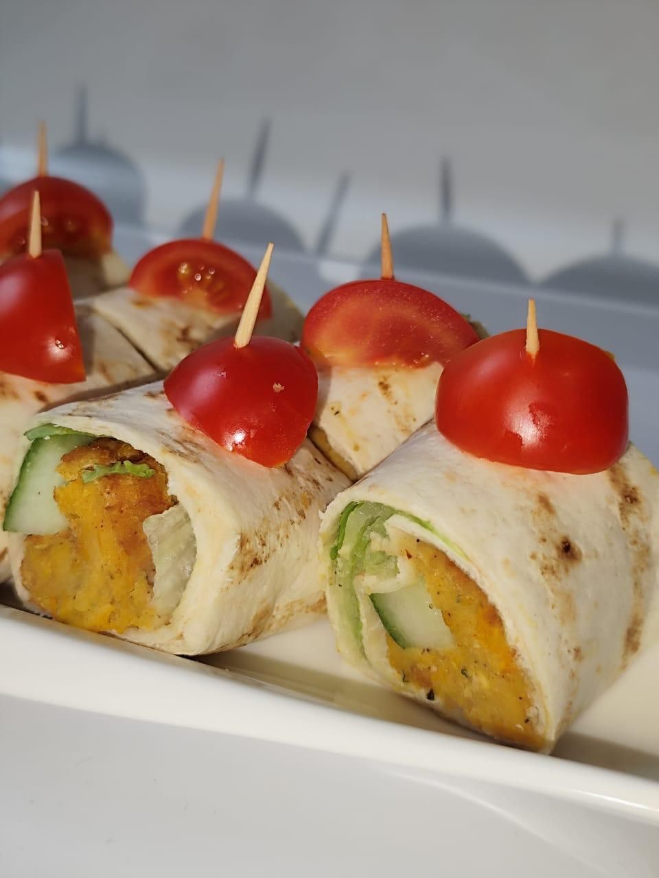 Gemüse-Wraps mit Kirschtomate