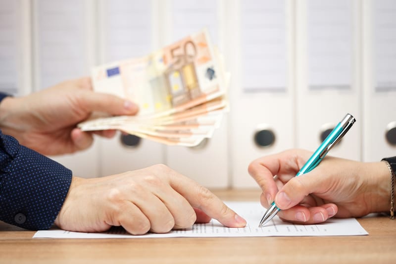 How do I calculate redundancy pay for long-term staff?