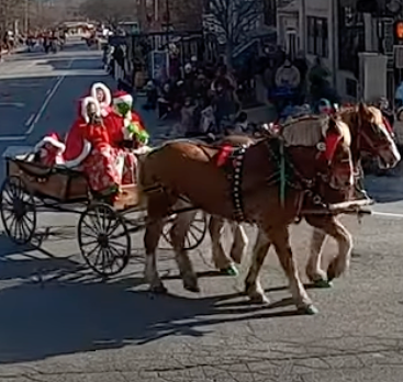 OLD FASHIONED CHRISTMAS PARADE