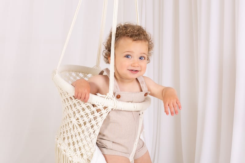 גיל שנה בסטודיו - לבן