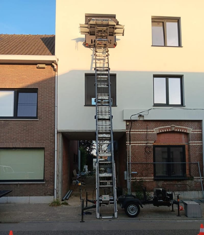 verhuislift op aanhangwagen