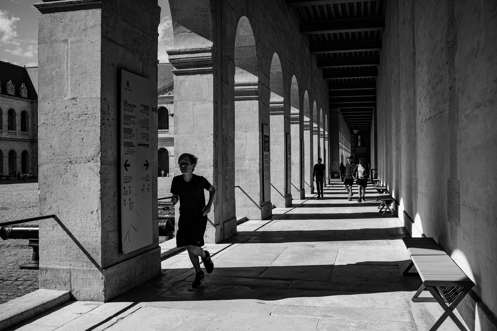 Quelqu'un, quelque part...