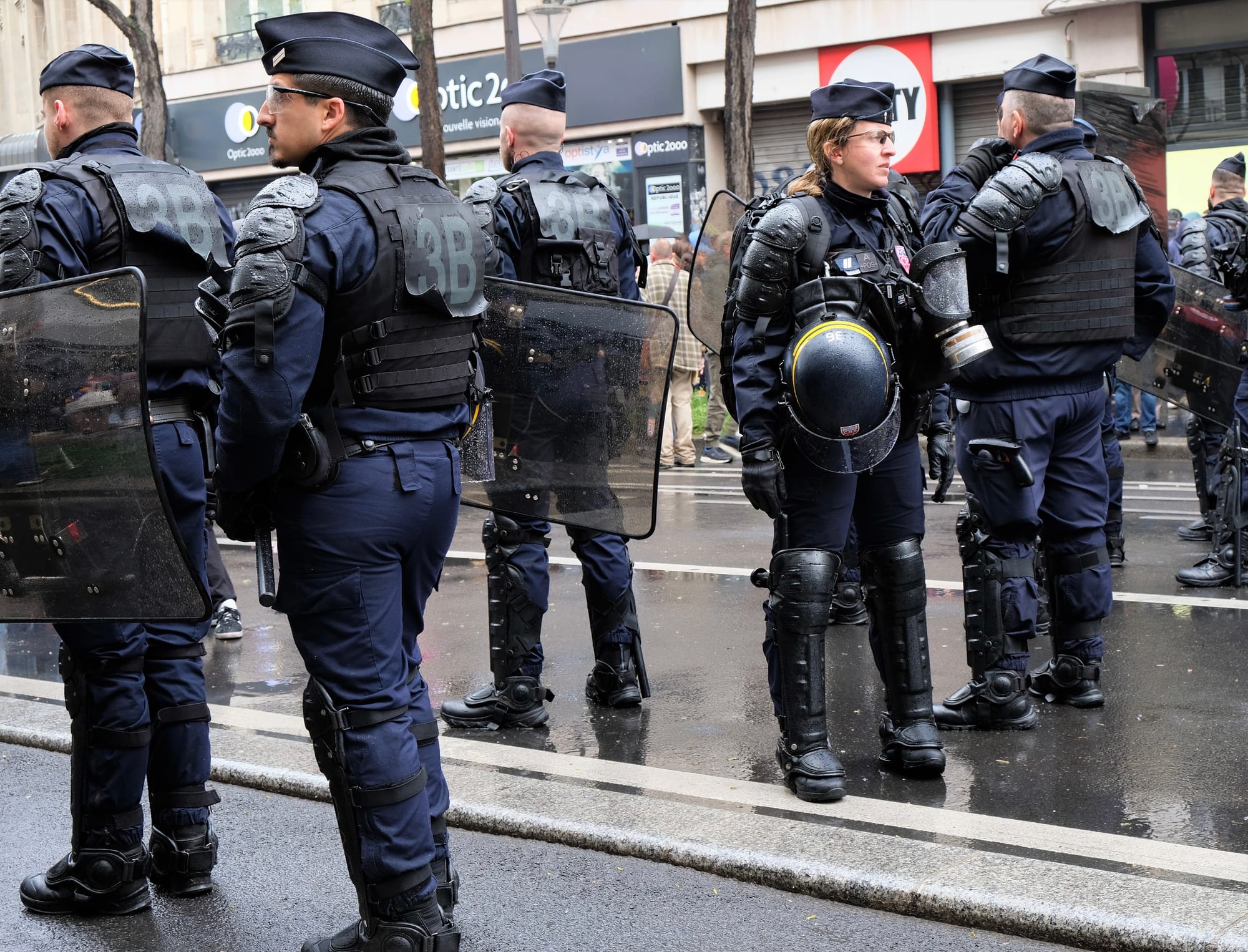 Quelqu'un, quelque part...