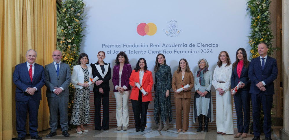 Mastercard premia al joven talento femenino en ciencia