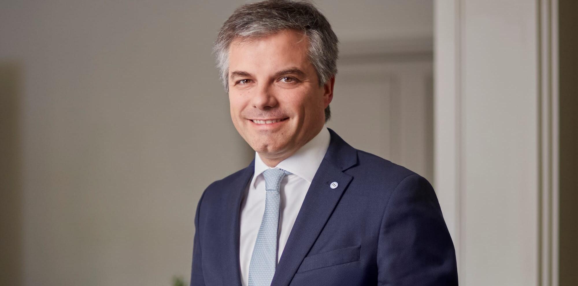 Juan Massana asciende en Banco Mediolanum
