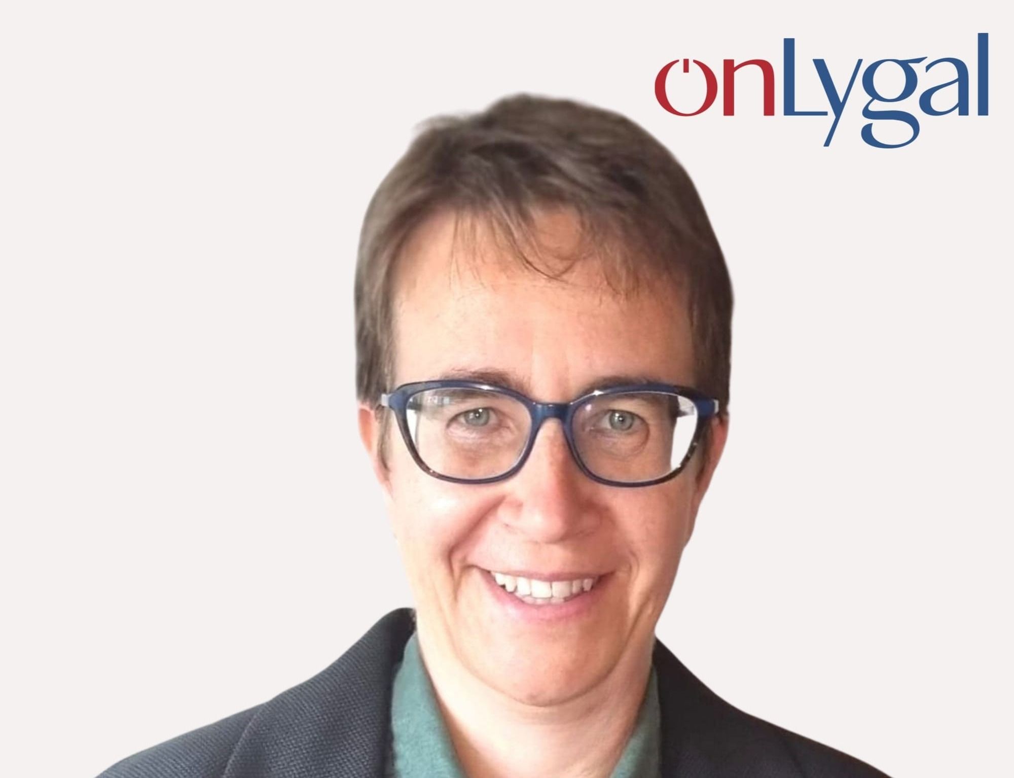 Natalia Llivina asciende en onLygal