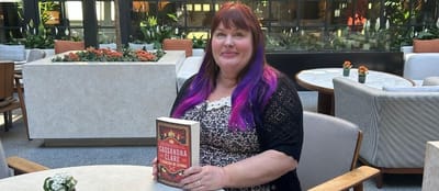 Cassandra Clare presenta 'El guardián de espadas'