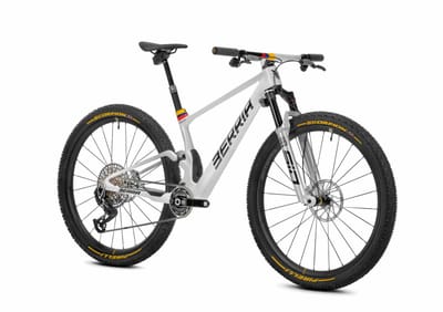 Berria debuta en las Olimpiadas de París con su Mako BR XX-SL