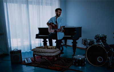 Josamen cuestiona la identidad en 'Epidermis'