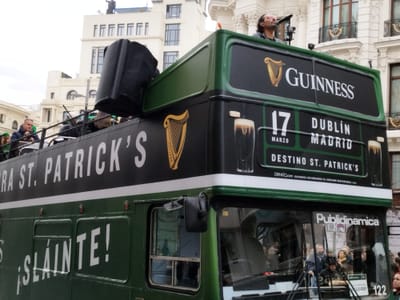 La Gran Vía se viste de verde