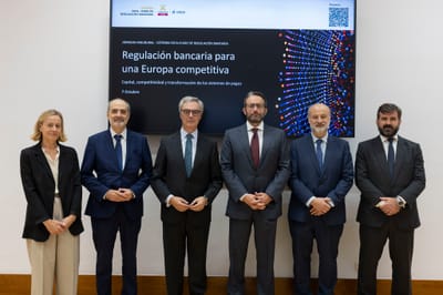Ceca y Comillas examinan la regulación bancaria