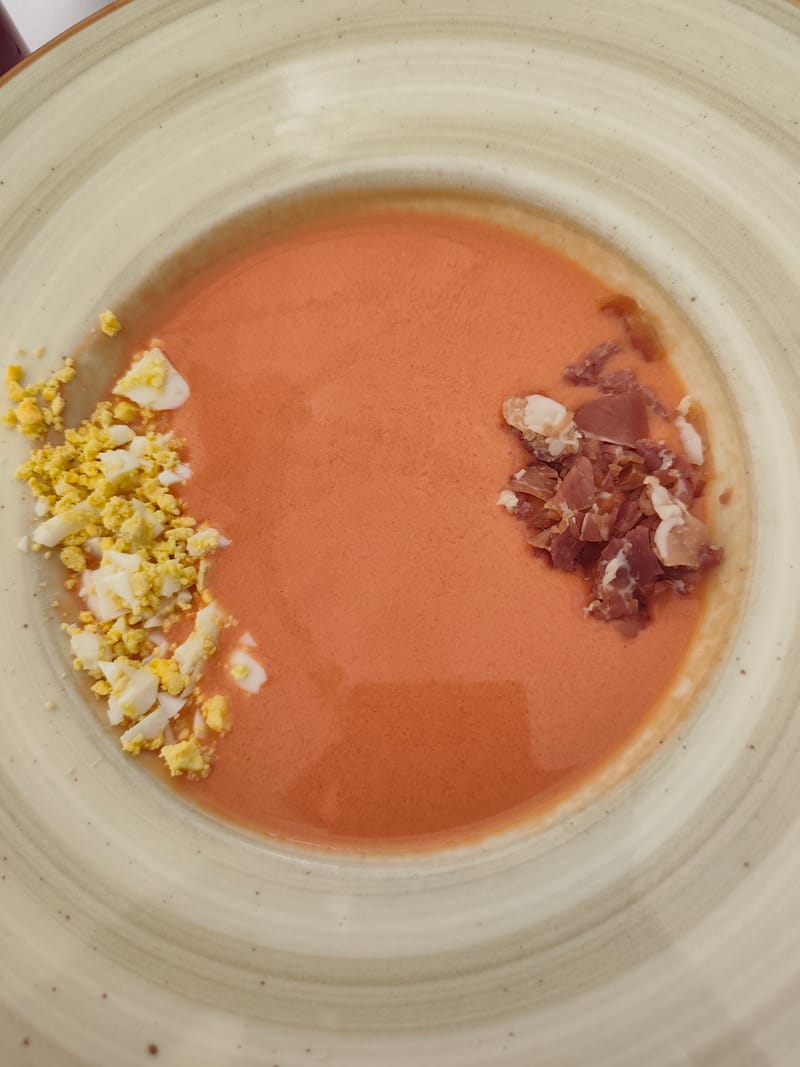 Salmorejo para un cumpleaños en El Ancla del Lago