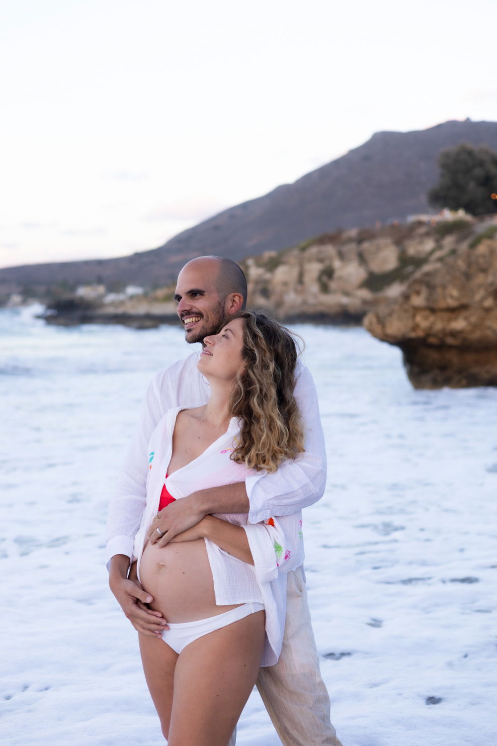 Beach Maternity Photoshoot in Rethymno, Crete – Pregnancy Portraits