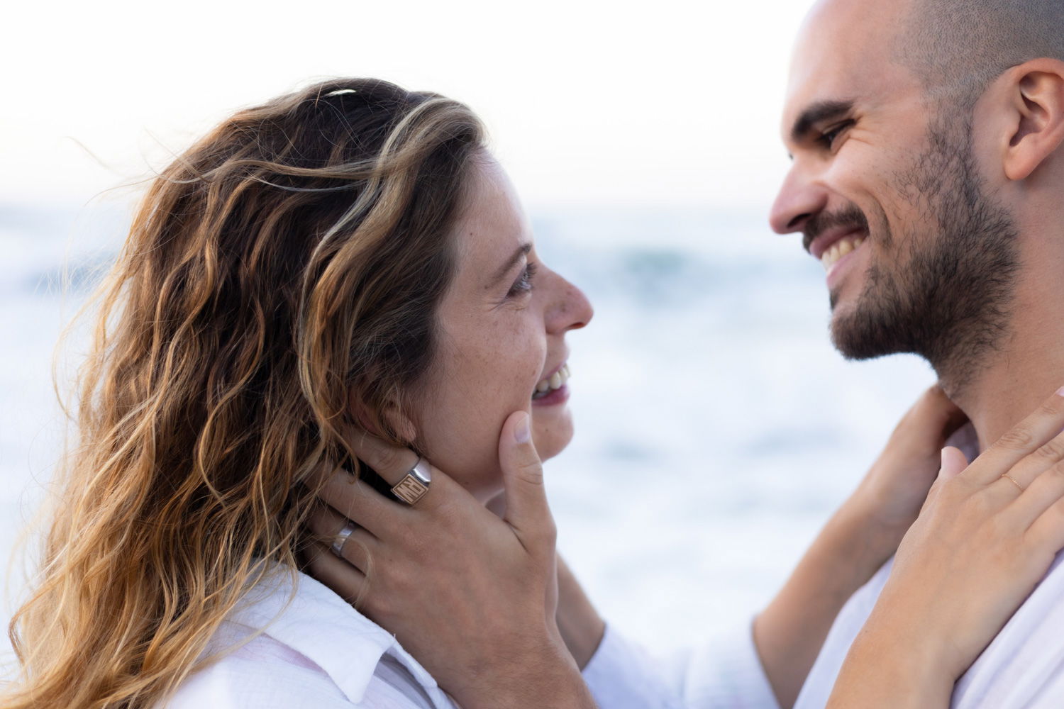 Beach Maternity Photoshoot in Rethymno, Crete – Pregnancy Portraits