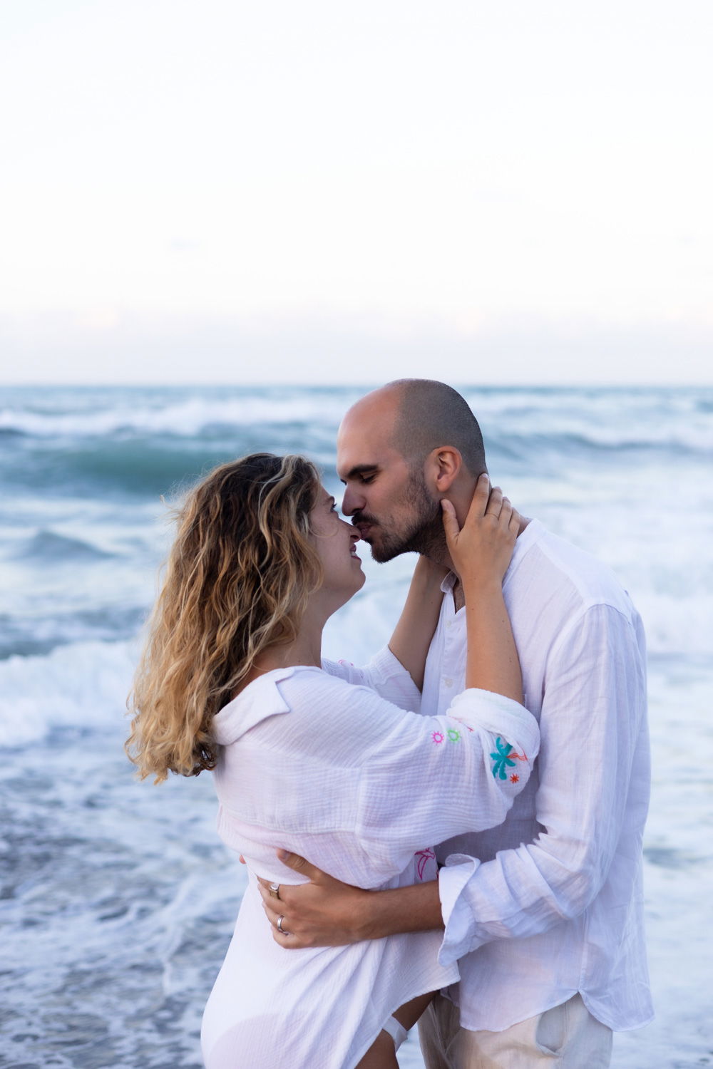 Beach Maternity Photoshoot in Rethymno, Crete – Pregnancy Portraits