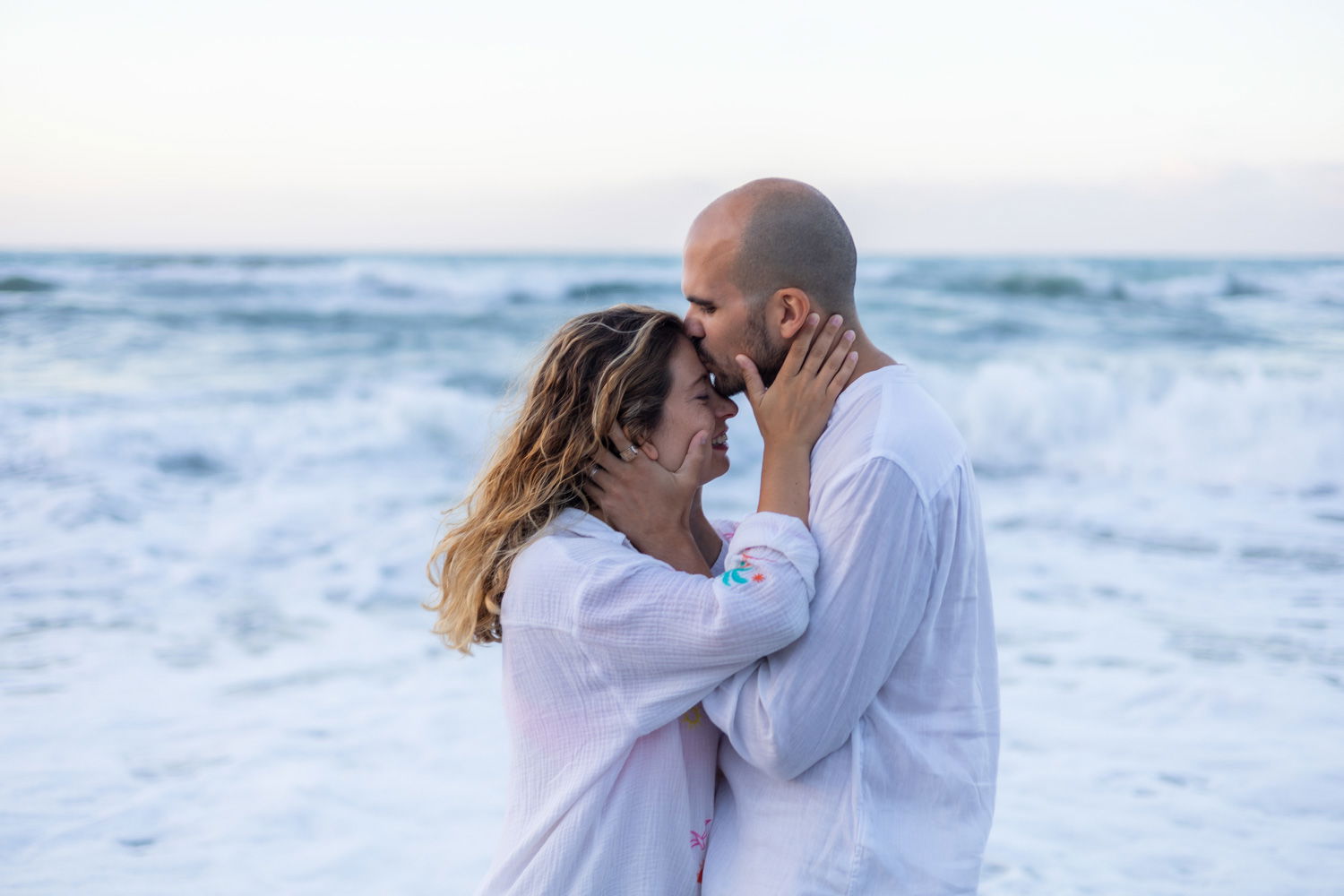 Beach Maternity Photoshoot in Rethymno, Crete – Pregnancy Portraits