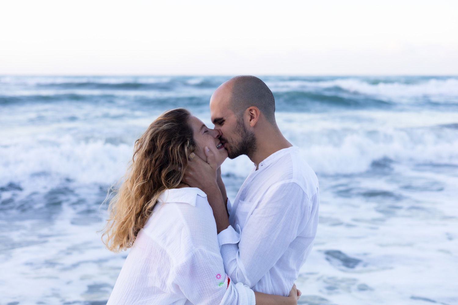 Beach Maternity Photoshoot in Rethymno, Crete – Pregnancy Portraits