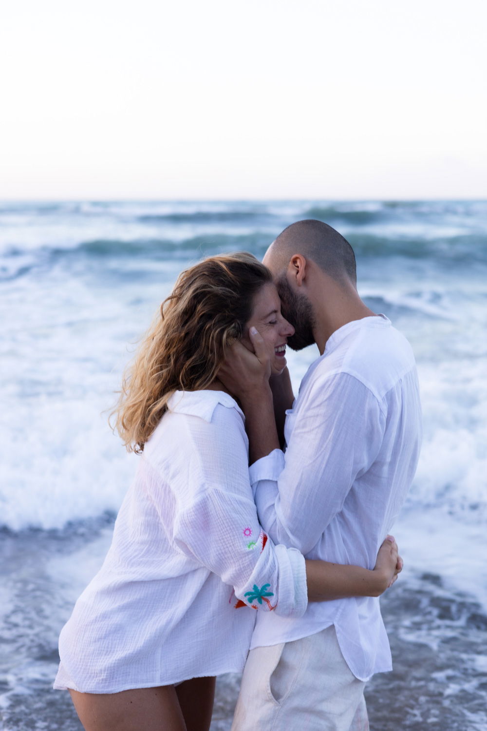 Beach Maternity Photoshoot in Rethymno, Crete – Pregnancy Portraits