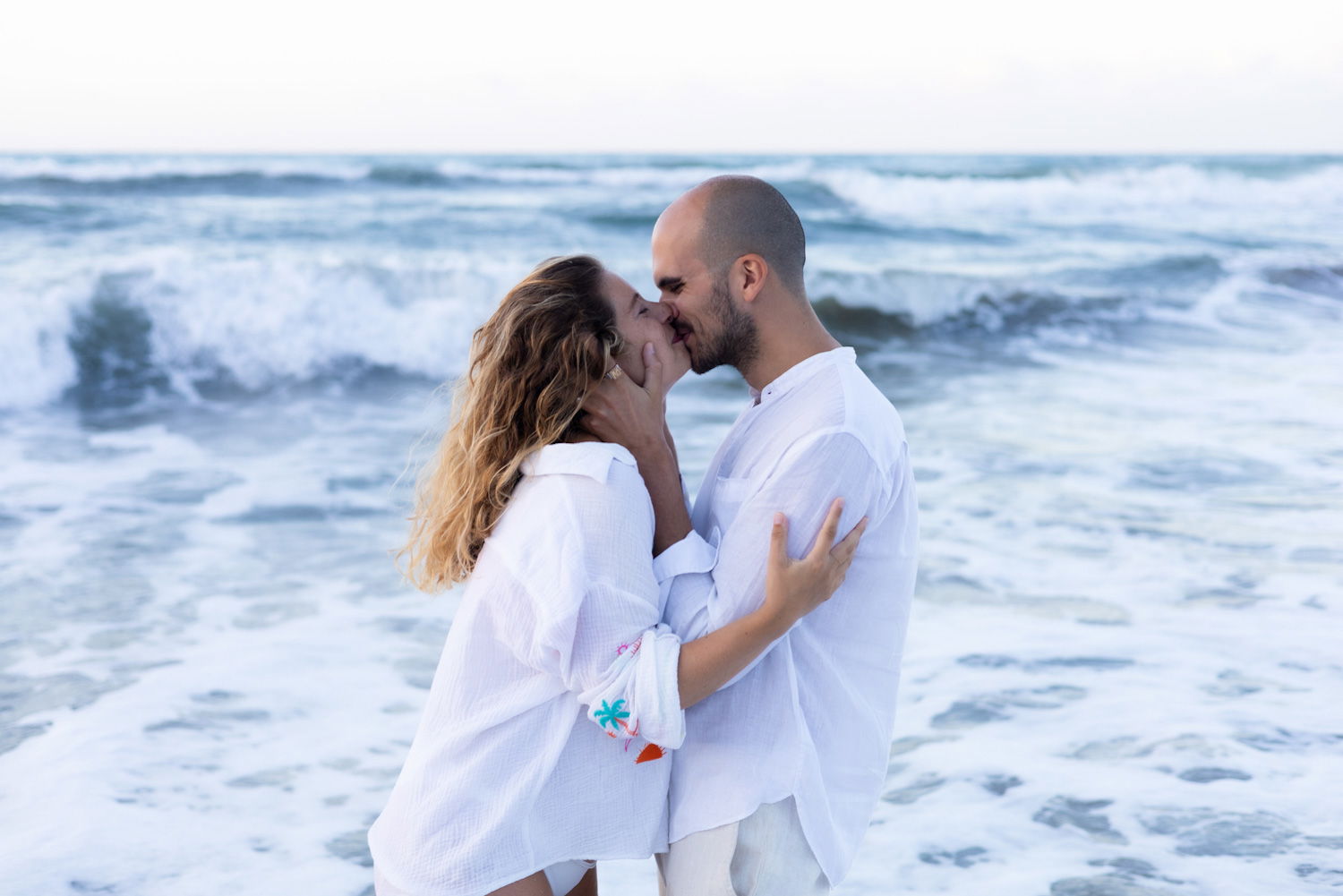 Beach Maternity Photoshoot in Rethymno, Crete – Pregnancy Portraits