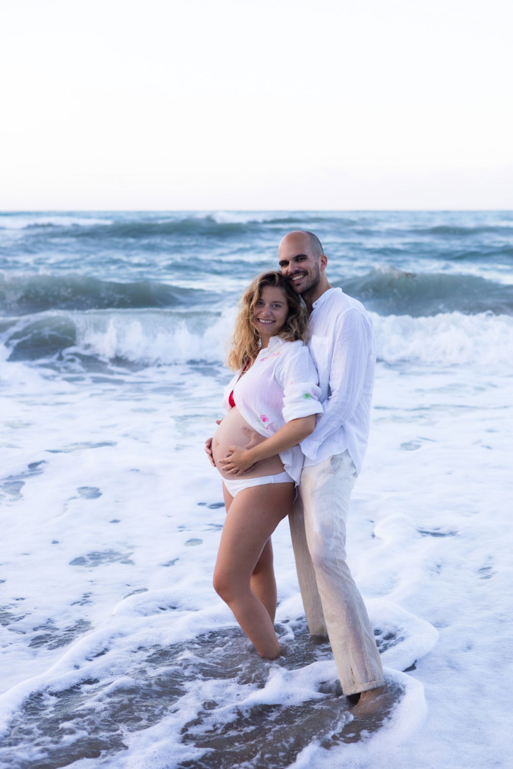 Beach Maternity Photoshoot in Rethymno, Crete – Pregnancy Portraits
