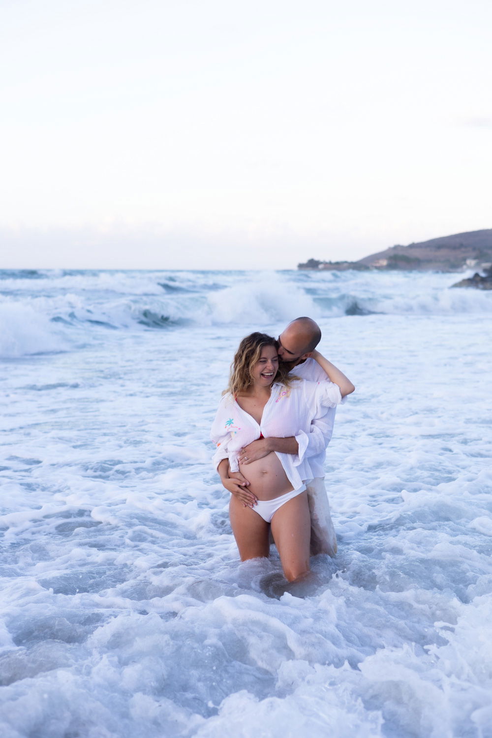 Beach Maternity Photoshoot in Rethymno, Crete – Pregnancy Portraits