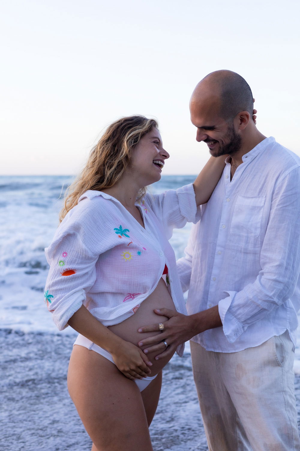 Beach Maternity Photoshoot in Rethymno, Crete – Pregnancy Portraits