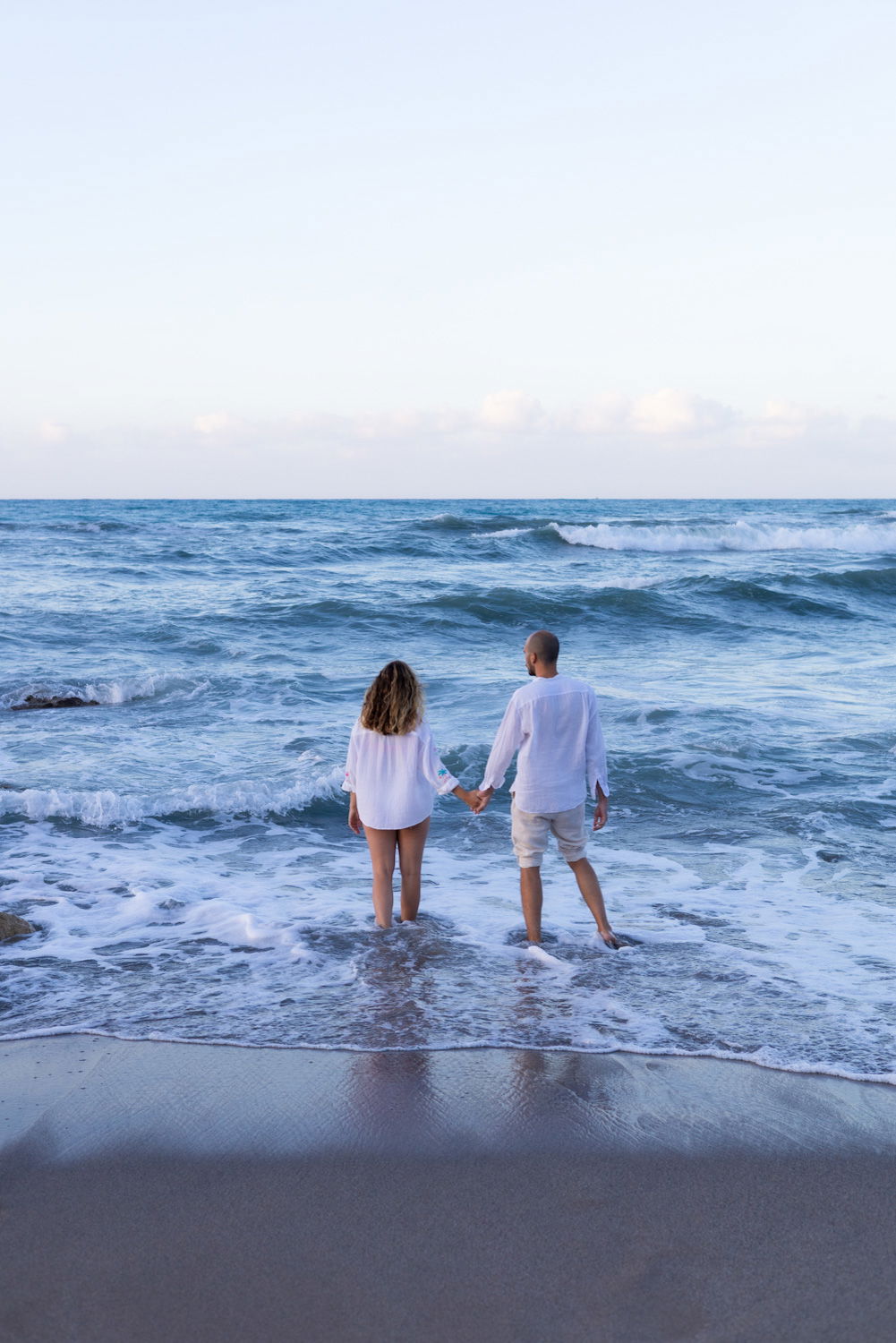 Beach Maternity Photoshoot in Rethymno, Crete – Pregnancy Portraits